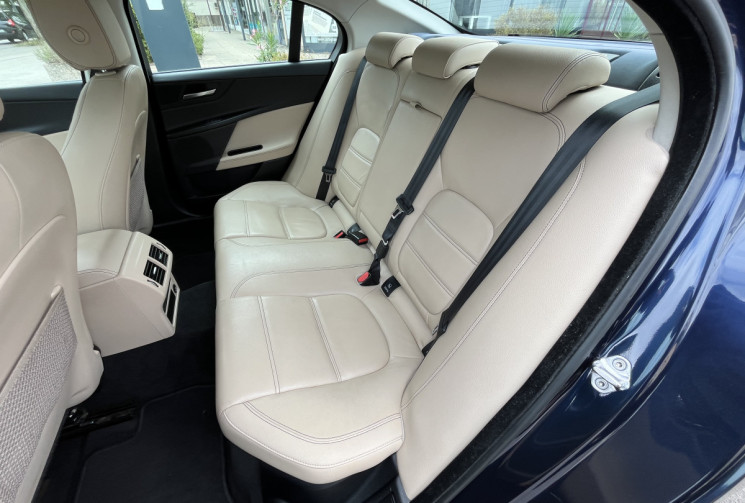 Jaguar XE Berline 2.0 D 163 cv Boîte auto