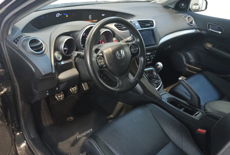 Honda Civic 1.6 i-DTEC 120 ch/Finition Exclusive Navi/Hatchback/Toutes options