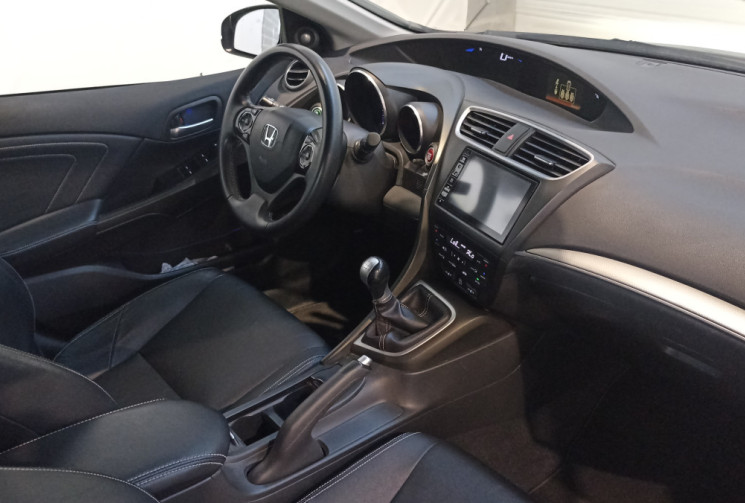 Honda Civic 1.6 i-DTEC 120 ch/Finition Exclusive Navi/Hatchback/Toutes options