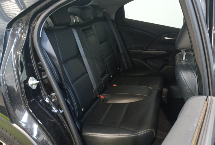 Honda Civic 1.6 i-DTEC 120 ch/Finition Exclusive Navi/Hatchback/Toutes options