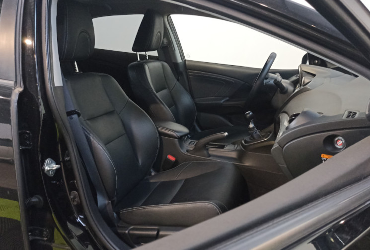 Honda Civic 1.6 i-DTEC 120 ch/Finition Exclusive Navi/Hatchback/Toutes options