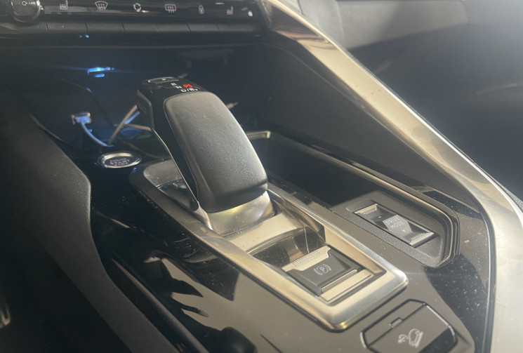 Peugeot 3008 II HYBRID4 300ch Allure e-EAT8
