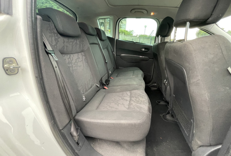Peugeot 3008 1.6 Bluehdi / 112 CH / ALLURE