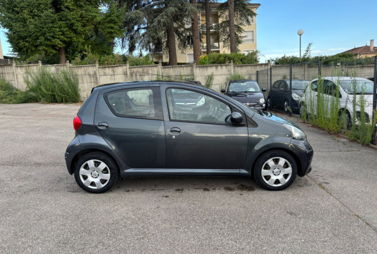 Toyota Aygo 1.0 / 68 ch / Confort / Clim