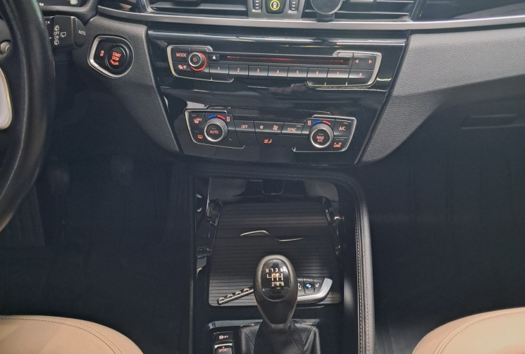 BMW X1 sDrive 2.0 D 190  xLine - TOE - CUIR - NBRS OPTIONS - TBE - SUIVI BMW - GTIE - 