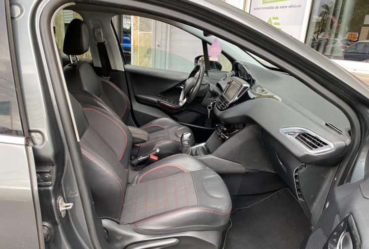 Peugeot 208 Phase 2 5 Portes 1.2 THP 110 cv GT-LINE