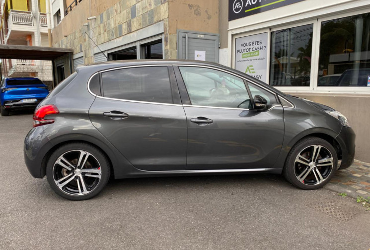 Peugeot 208 Phase 2 5 Portes 1.2 THP 110 cv GT-LINE