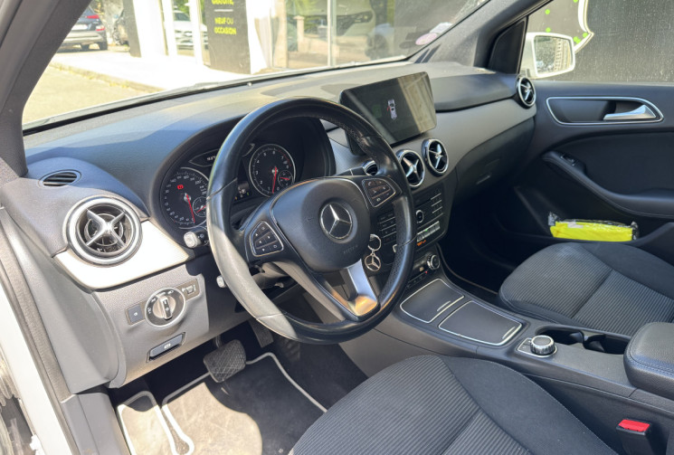 Mercedes Classe B 180 122 ch INSPIRATION 7G-DCT / Carplay  / Camera / Entretien ok / Garantie 6 mois