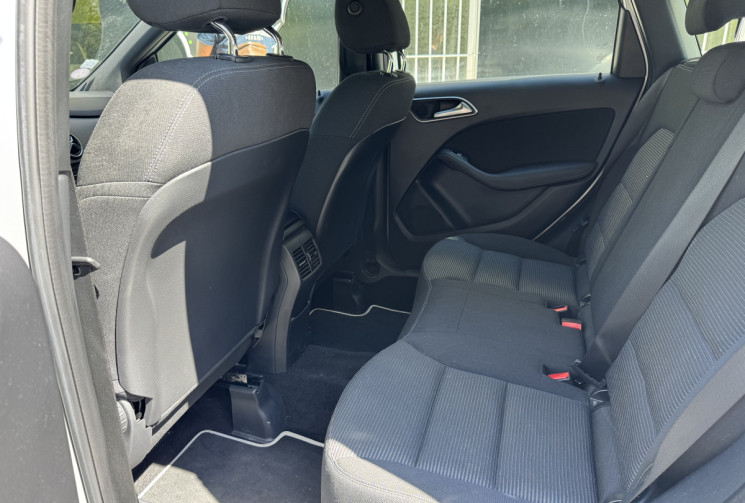 Mercedes Classe B 180 122 ch INSPIRATION 7G-DCT / Carplay  / Camera / Entretien ok / Garantie 6 mois