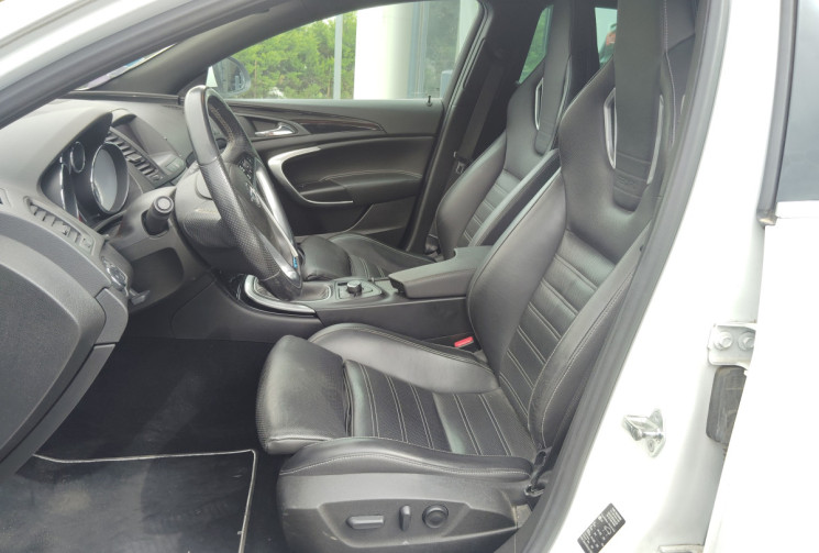 Opel INSIGNIA SPORTS TOURER 2.8 V6 TURBO 325 OPC