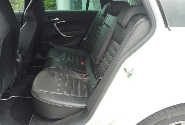 Opel INSIGNIA SPORTS TOURER 2.8 V6 TURBO 325 OPC