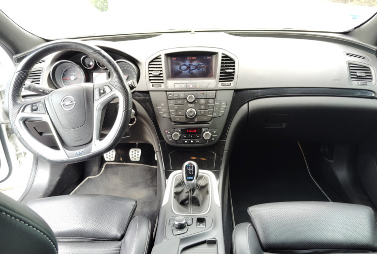 Opel INSIGNIA SPORTS TOURER 2.8 V6 TURBO 325 OPC