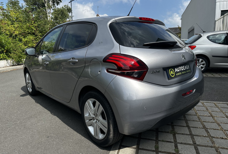 Peugeot 208 1.5 BLUEHDI 100ch Signature 1ère 