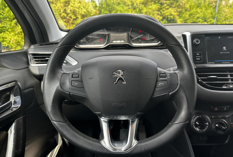 Peugeot 208 1.5 BLUEHDI 100ch Signature 1ère 