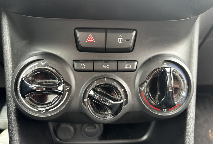 Peugeot 208 1.5 BLUEHDI 100ch Signature 1ère 