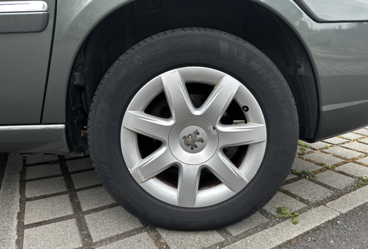 Peugeot 807 2.0 HDI 163ch Allure Superbe état
