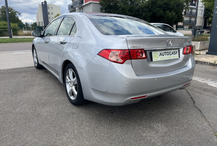 Honda ACCORD Berline 2.2 i-DTEC DPF Auto-S 150 cv Boîte auto