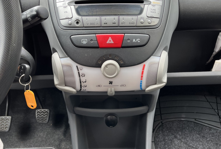 Toyota Aygo 5 Portes 1.0 VVTi 68 cv