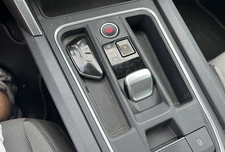 SEAT Leon 1.0 eTSI 110 Ch DSG7 Urban * CARPLAY * CAMERA * DIGITAL COCKPIT