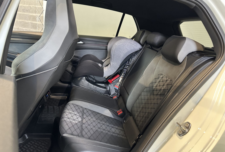 Volkswagen Golf R-Line 2.0 TDI SCR 150 ch DSG7/Entretien complet à jour