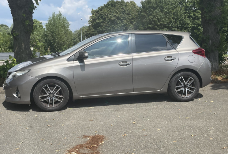 Toyota AURIS 2.0 D4-D SKYBLUE DYNAMIC 124