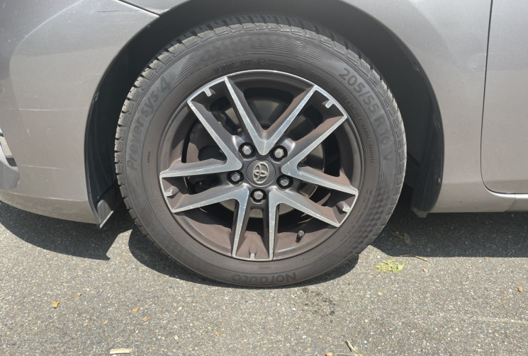 Toyota AURIS 2.0 D4-D SKYBLUE DYNAMIC 124