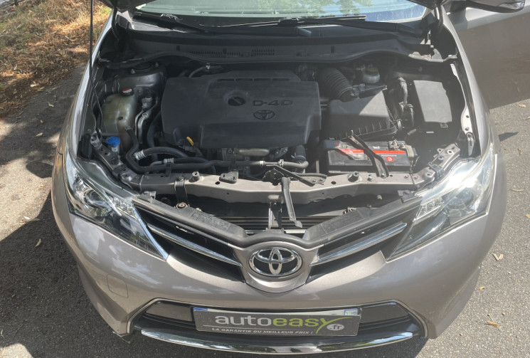 Toyota AURIS 2.0 D4-D SKYBLUE DYNAMIC 124