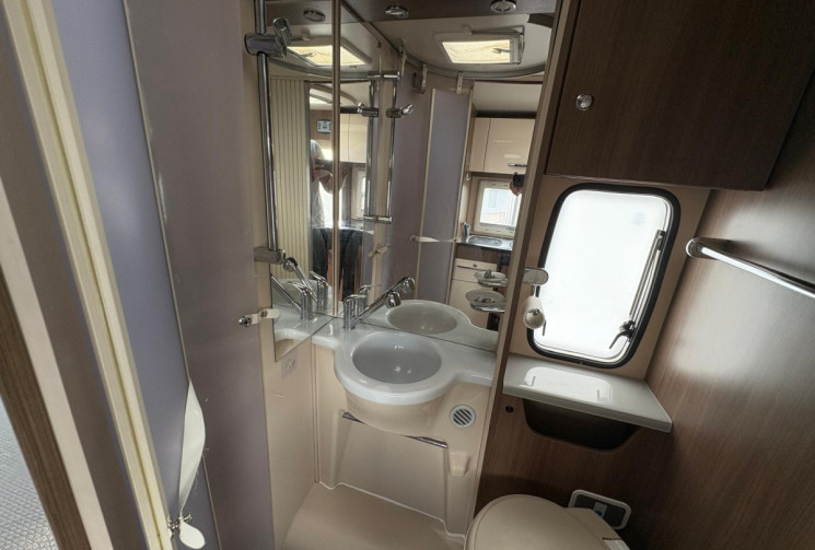 Ford Transit 2.2 CAMPING CAR CHAUSSON BEST OF 04 / GARANTIE 12 MOIS 