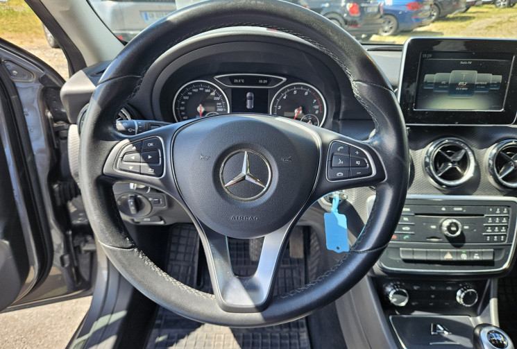 Mercedes Classe A 180 (W176) 1.6 122 INTUITION