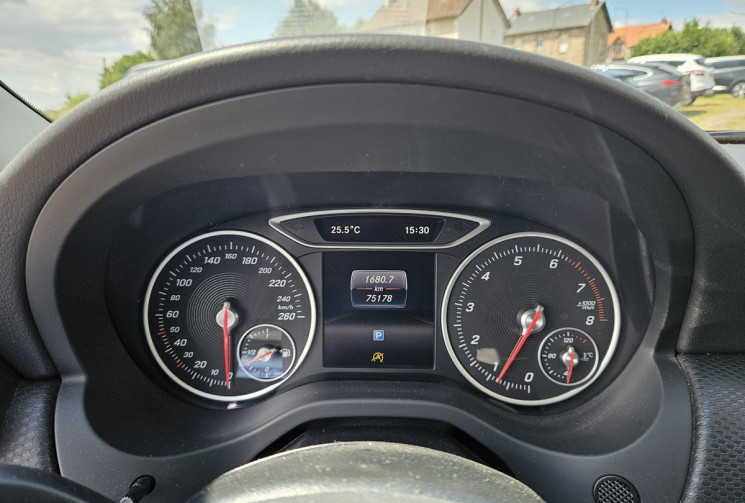 Mercedes Classe A 180 (W176) 1.6 122 INTUITION
