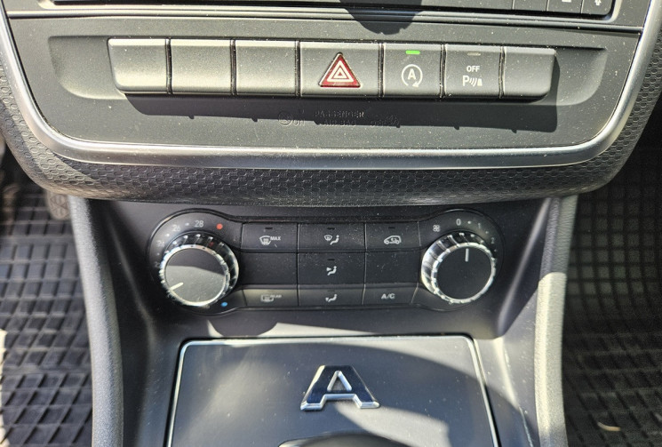 Mercedes Classe A 180 (W176) 1.6 122 INTUITION