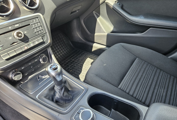 Mercedes Classe A 180 (W176) 1.6 122 INTUITION