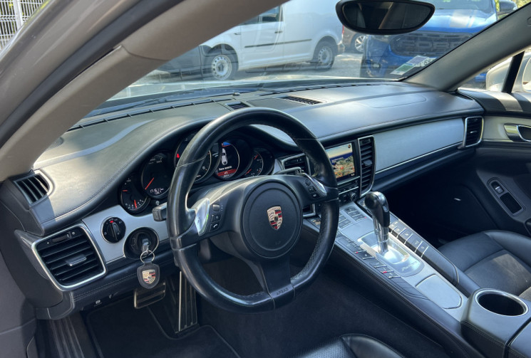Porsche Panamera V6 3.0 D 250 Tiptronic / Suivi Porsche / Toit Ouvrant / Caméra / Bose / Attelage 