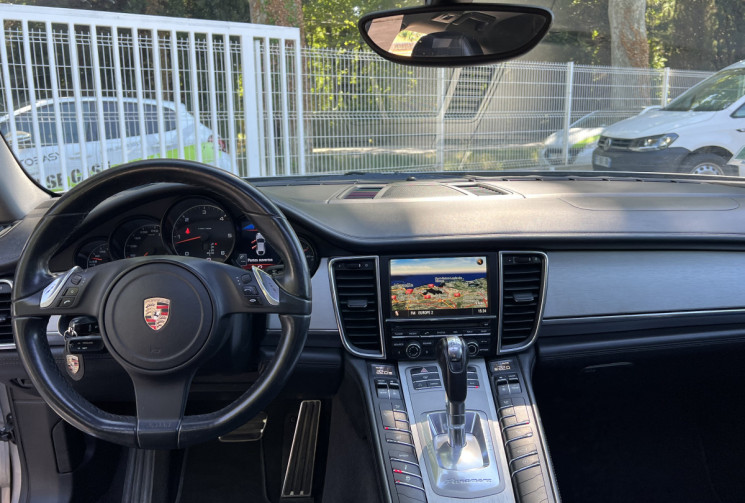Porsche Panamera V6 3.0 D 250 Tiptronic / Suivi Porsche / Toit Ouvrant / Caméra / Bose / Attelage 