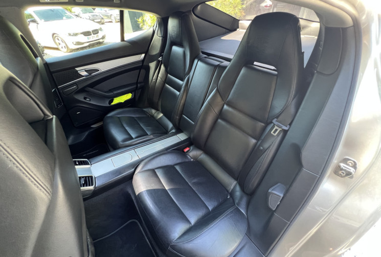 Porsche Panamera V6 3.0 D 250 Tiptronic / Suivi Porsche / Toit Ouvrant / Caméra / Bose / Attelage 
