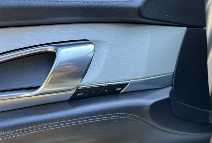 Porsche Panamera V6 3.0 D 250 Tiptronic / Suivi Porsche / Toit Ouvrant / Caméra / Bose / Attelage 