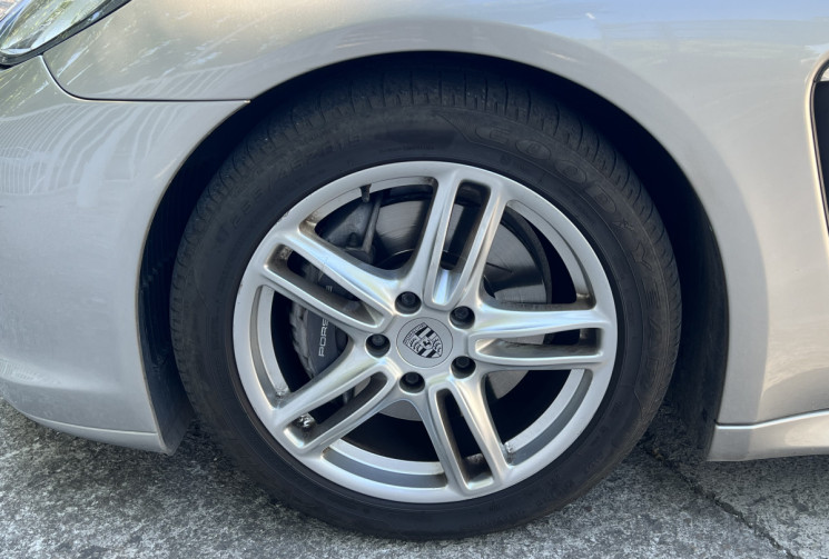 Porsche Panamera V6 3.0 D 250 Tiptronic / Suivi Porsche / Toit Ouvrant / Caméra / Bose / Attelage 