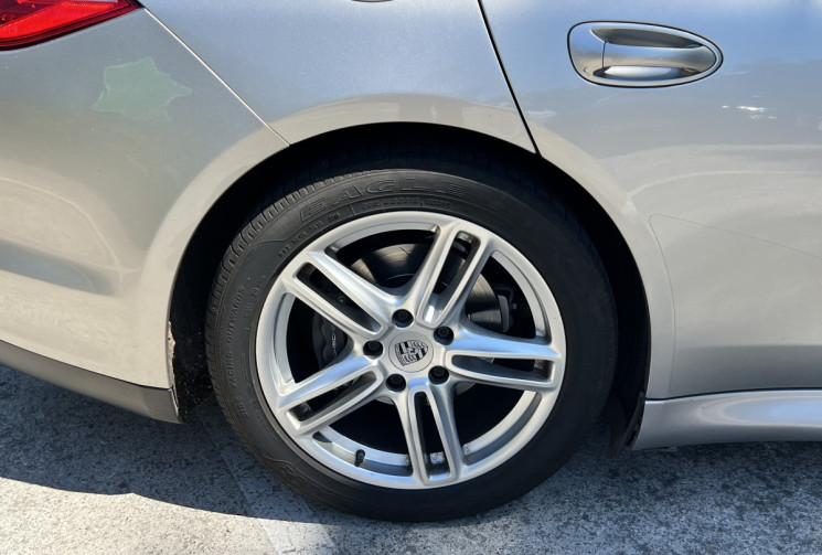 Porsche Panamera V6 3.0 D 250 Tiptronic / Suivi Porsche / Toit Ouvrant / Caméra / Bose / Attelage 