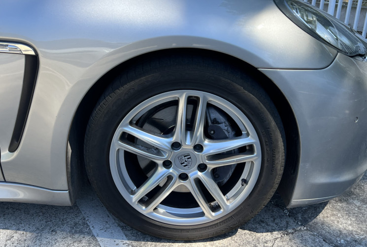 Porsche Panamera V6 3.0 D 250 Tiptronic / Suivi Porsche / Toit Ouvrant / Caméra / Bose / Attelage 