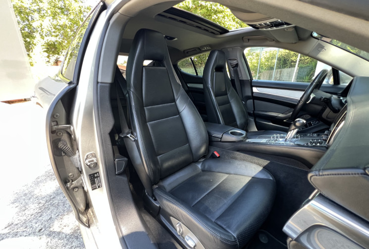 Porsche Panamera V6 3.0 D 250 Tiptronic / Suivi Porsche / Toit Ouvrant / Caméra / Bose / Attelage 