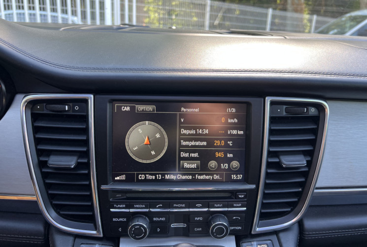 Porsche Panamera V6 3.0 D 250 Tiptronic / Suivi Porsche / Toit Ouvrant / Caméra / Bose / Attelage 