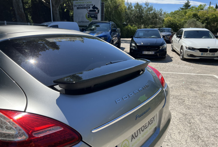 Porsche Panamera V6 3.0 D 250 Tiptronic / Suivi Porsche / Toit Ouvrant / Caméra / Bose / Attelage 