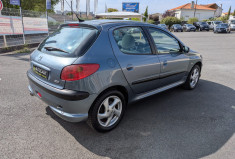 Peugeot 206  1.6 i 16V 110  / IDEAL JEUNE CONDUCTEUR / GARANTIE 12 MOIS