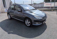 Peugeot 206  1.6 i 16V 110  / IDEAL JEUNE CONDUCTEUR / GARANTIE 12 MOIS
