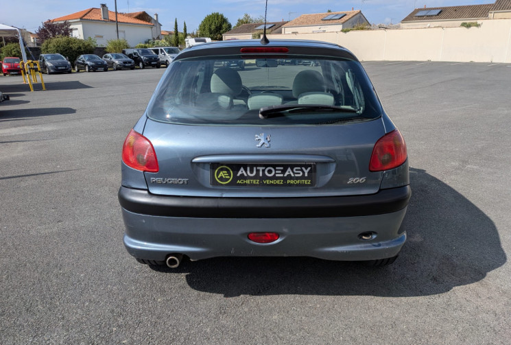 Peugeot 206  1.6 i 16V 110  / IDEAL JEUNE CONDUCTEUR / GARANTIE 12 MOIS