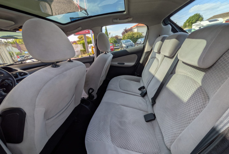 Peugeot 206  1.6 i 16V 110  / IDEAL JEUNE CONDUCTEUR / GARANTIE 12 MOIS