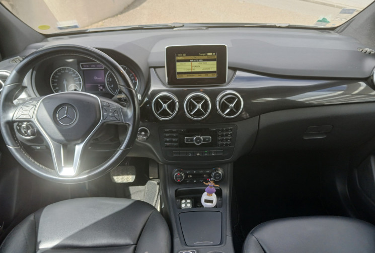 Mercedes Classe B 180 1.6 i 16V 7G-DCT 122 Design 