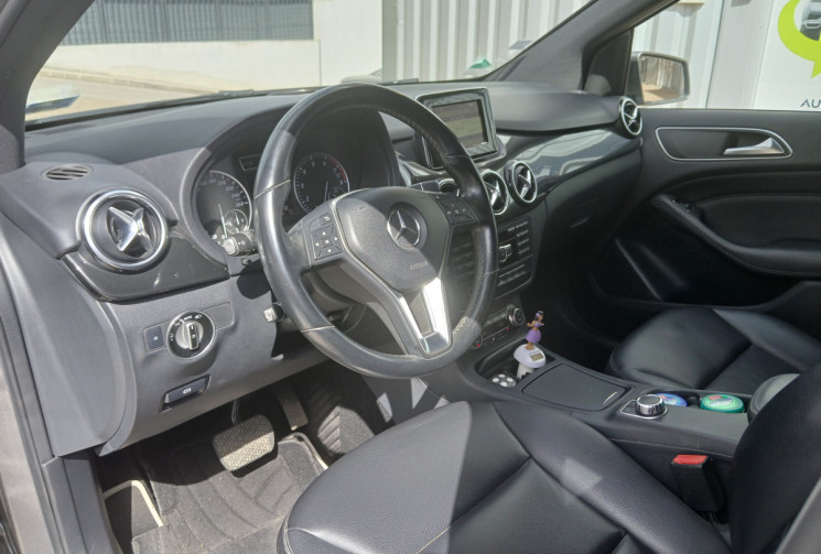 Mercedes Classe B 180 1.6 i 16V 7G-DCT 122 Design 