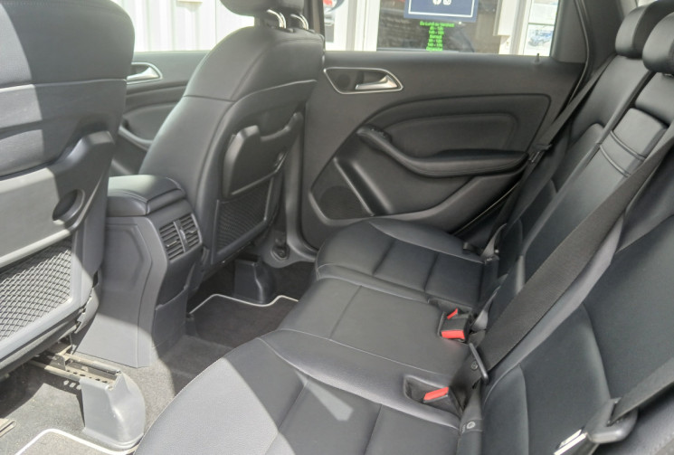 Mercedes Classe B 180 1.6 i 16V 7G-DCT 122 Design 