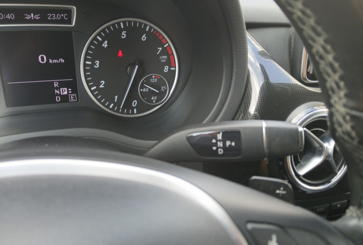 Mercedes Classe B 180 1.6 i 16V 7G-DCT 122 Design 